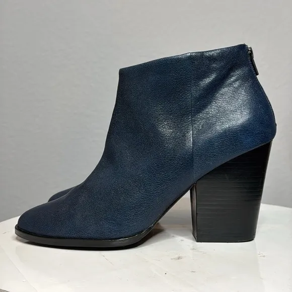 COLE HAAN DEY BLAZER BLUE LEATHER ALMOND TOE STACKED HEEL ANKLE BOOTS BOOTIES
