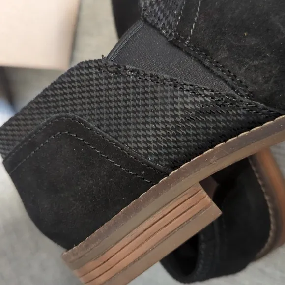 Collection by Clarks Women's Camzin Mix Black Suede Ankle Boots 6.5 NIB