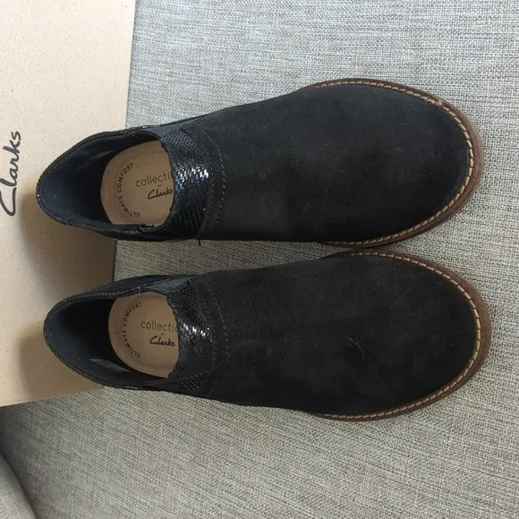 Collection by Clarks Women's Camzin Mix Black Suede Ankle Boots 6.5 NIB