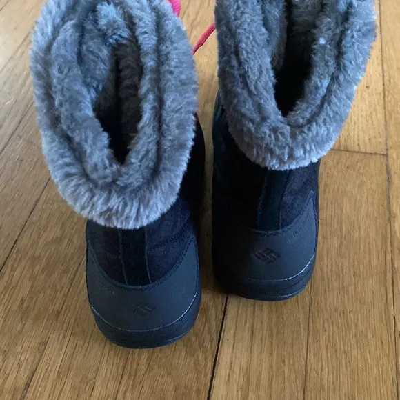 COLUMBIA BLACK LACE UP BOOTS WINTER FAUX FUR LINED BIG GIRLS 4 EXCELLENT