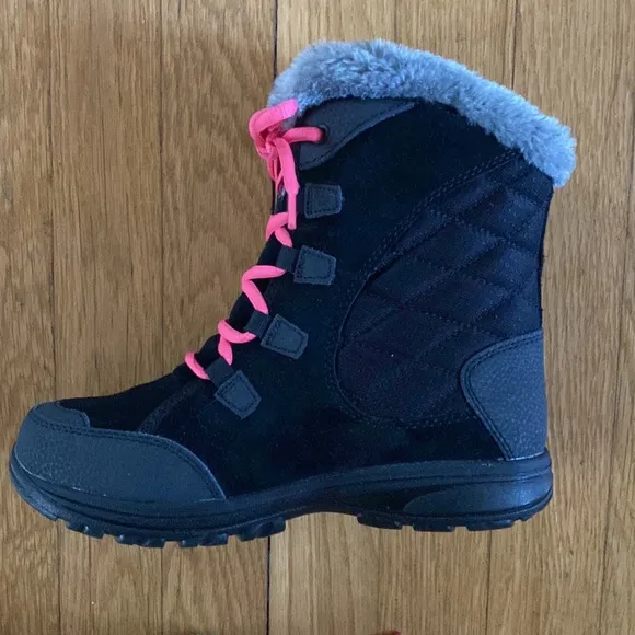 COLUMBIA BLACK LACE UP BOOTS WINTER FAUX FUR LINED BIG GIRLS 4 EXCELLENT