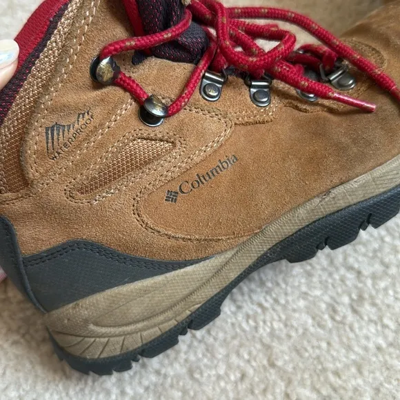 Columbia Brown   Red Waterproof Ankle Hightop Hiking Boots Women’s size 7