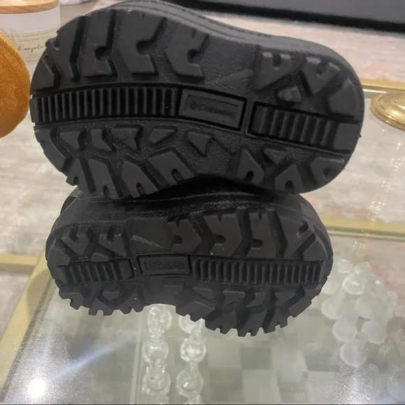 Columbia toddler powderbug snow boot size 4 Toddler NEW