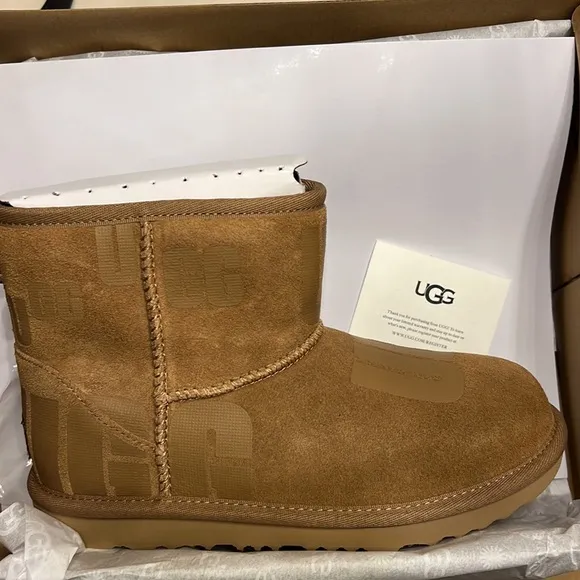 COPY - UGG Australia Girls Cozy Scatter Graphic Mini Booties Size 4 NIB!