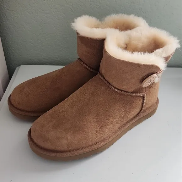 COPY - Ugg Bailey Button Bootels Women's 8