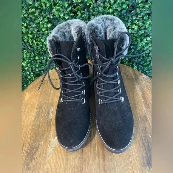 Corkys Fox Bay in Black - Size 6 New