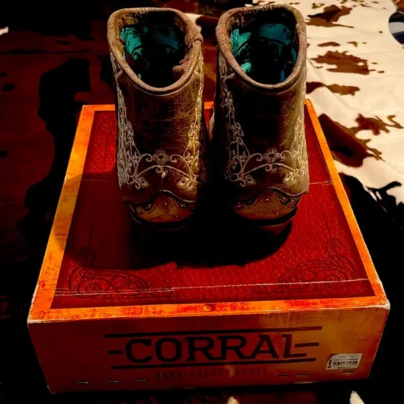 “Corral Boots” Worn 2 Ways!