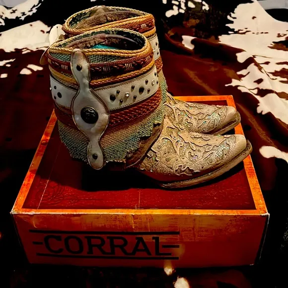 “Corral Boots” Worn 2 Ways!