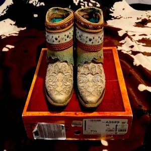 “Corral Boots” Worn 2 Ways!