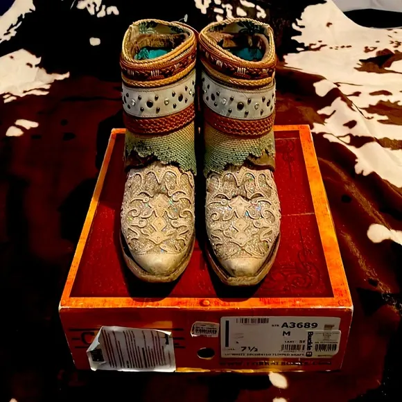 “Corral Boots” Worn 2 Ways!