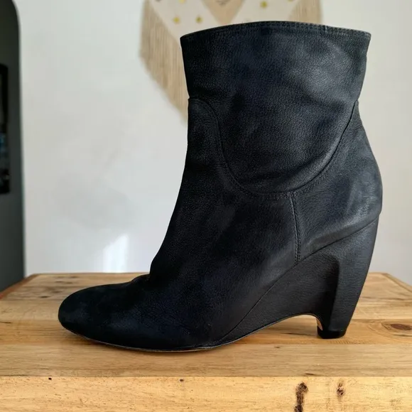 Corso Como Black Oiled Leather Pointy Toe Wedge Mob Wife Ankle Boots Size 10