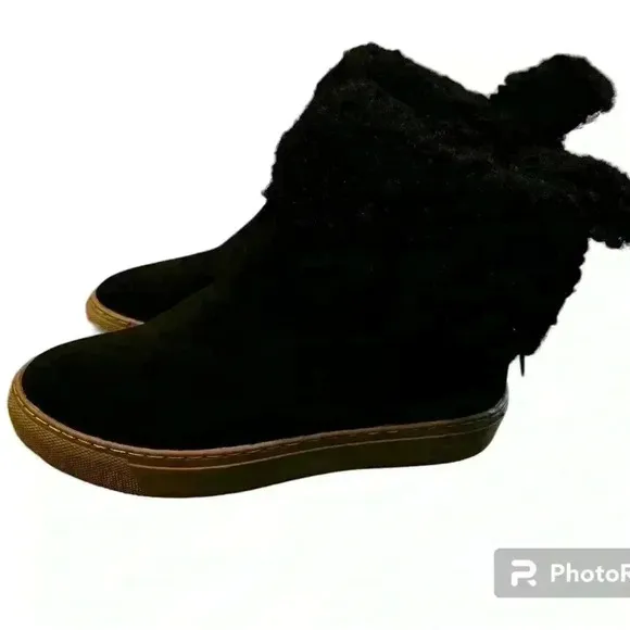 Cougar Devon Chelsea Waterproof Slip-On Bootie/Ankle Boots (Women) size 6