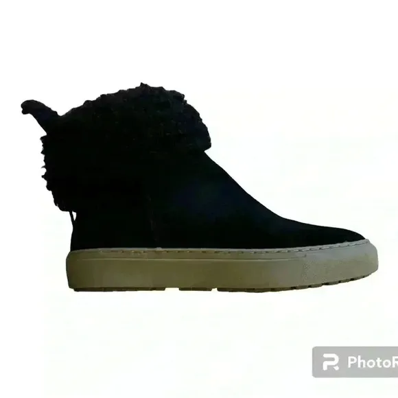 Cougar Devon Chelsea Waterproof Slip-On Bootie/Ankle Boots (Women) size 6
