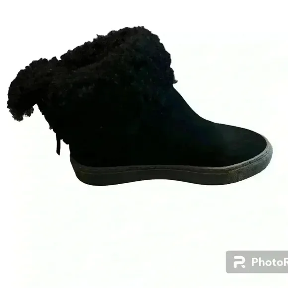 Cougar Devon Chelsea Waterproof Slip-On Bootie/Ankle Boots (Women) size 6