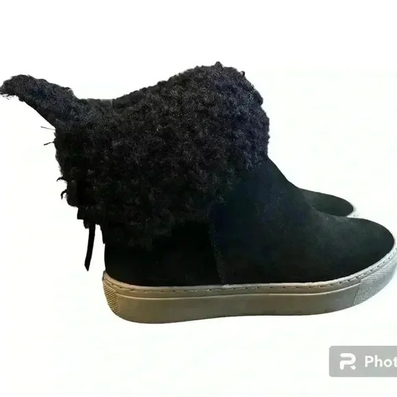 Cougar Devon Chelsea Waterproof Slip-On Bootie/Ankle Boots (Women) size 6