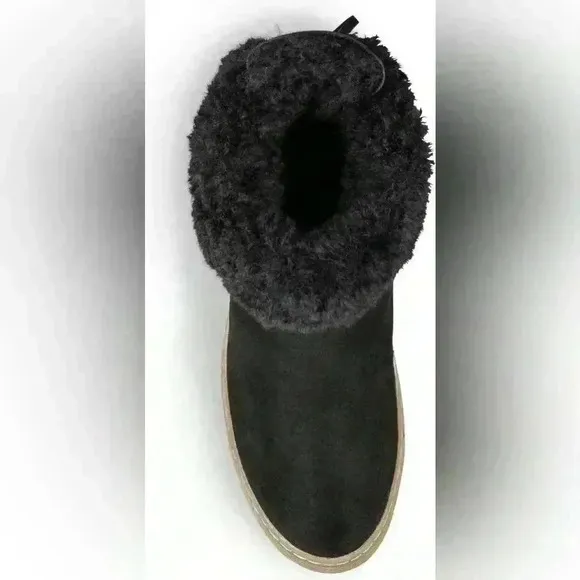 Cougar Devon Chelsea Waterproof Slip-On Bootie/Ankle Boots (Women) size 6