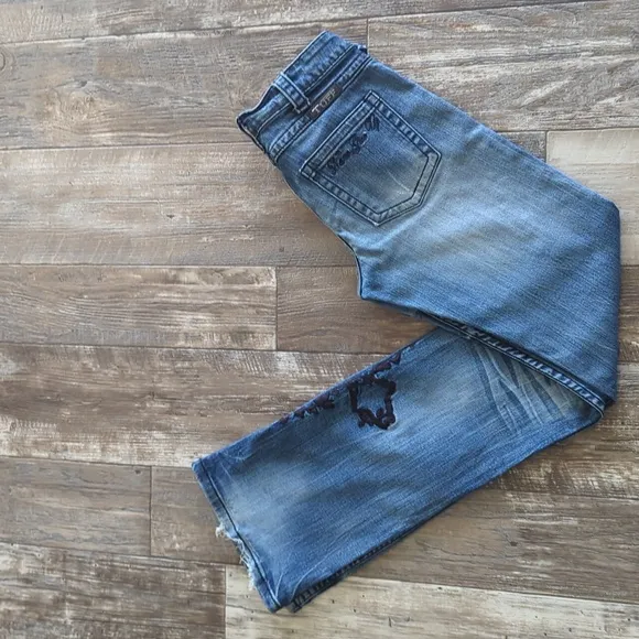 COWGIRL TUFF &quot;Roses &amp; Faith Black&quot;   bootcut med wash jeans rodeo sz 26x35L tall