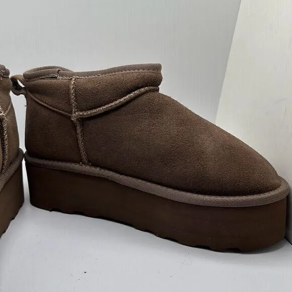 CUSHIONAIRE Women's Genuine Suede pull on platform boot  Memory Foam 8 TAUPE