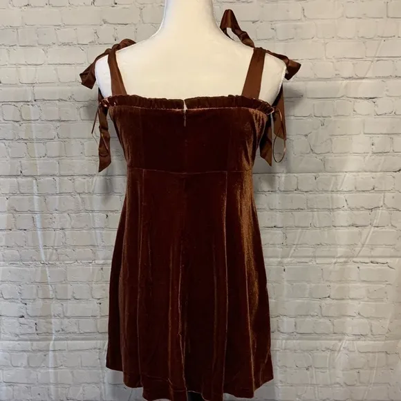 DANIELLE BERNSTEIN VELVET SHORT MINI DRESS BRAND NEW