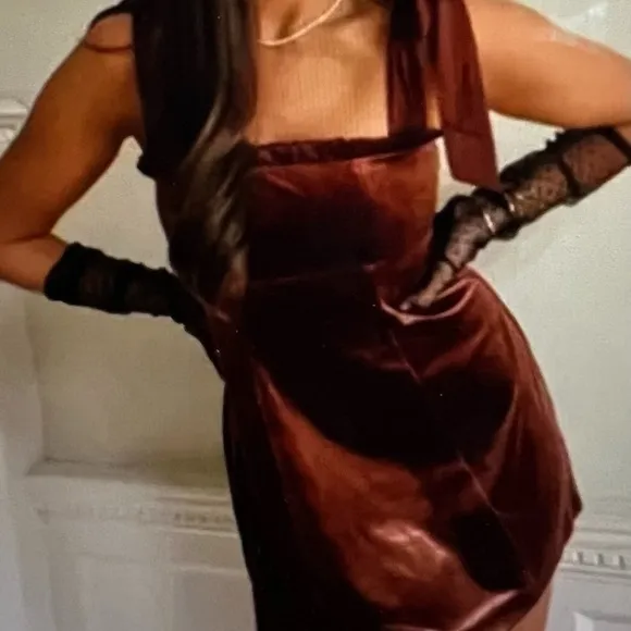 DANIELLE BERNSTEIN VELVET SHORT MINI DRESS BRAND NEW