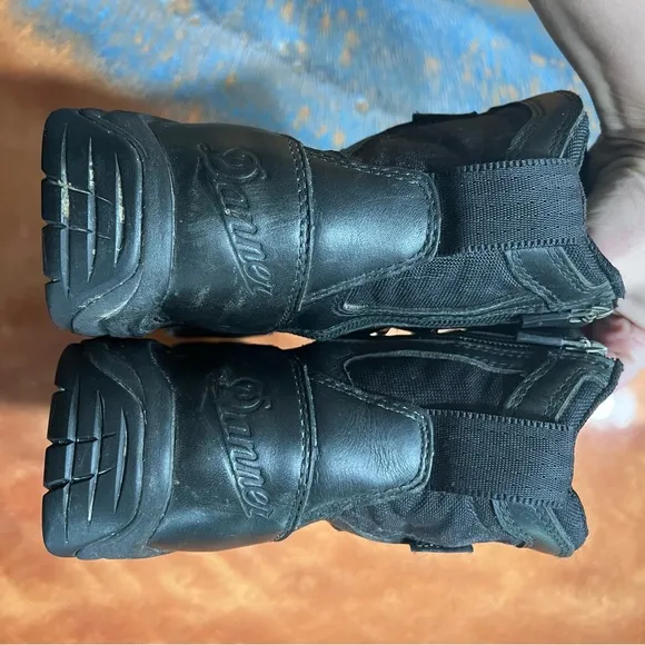 Danner Striker Torrent Gortex 6” Leather Side zip boots size 4.5