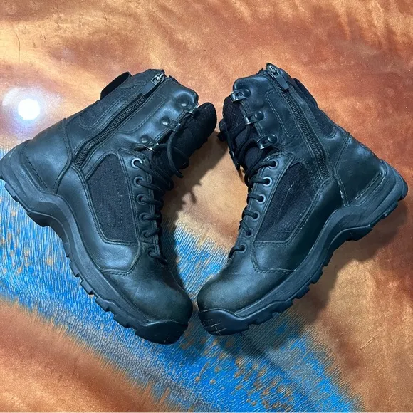 Danner Striker Torrent Gortex 6” Leather Side zip boots size 4.5