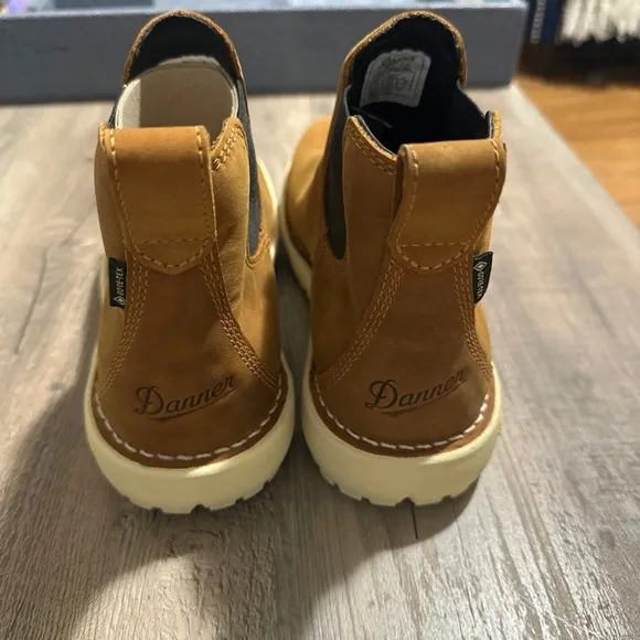 Danner Tramline Chelsea 917 GTX boots
