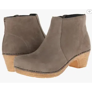 Dansko Maria Taupe Milled Nubuck Boot Size 10.5/11 US 41 EU NWOB Arch Support