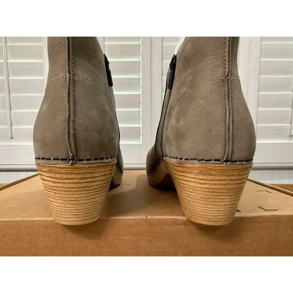 Dansko Maria Taupe Milled Nubuck Boot Size 10.5/11 US 41 EU NWOB Arch Support