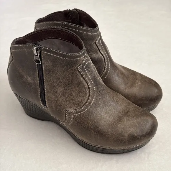 Dansko | Veronica Distressed Leather Western Clog Wedge Bootie Boots (39)