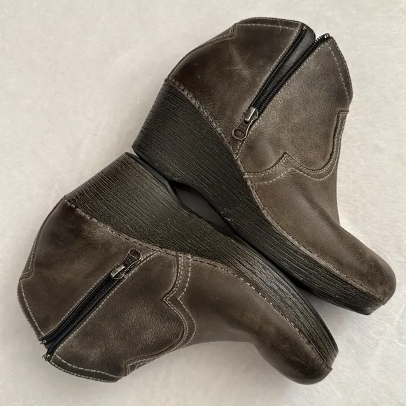 Dansko | Veronica Distressed Leather Western Clog Wedge Bootie Boots (39)