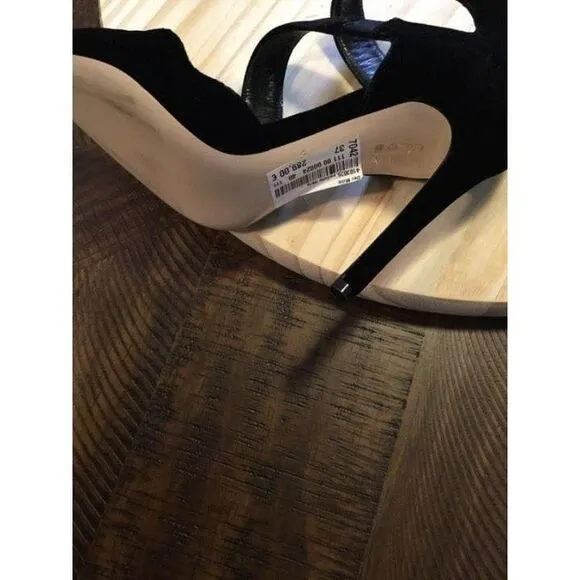 Deimille Velvet Italian heels 6.5 (37)