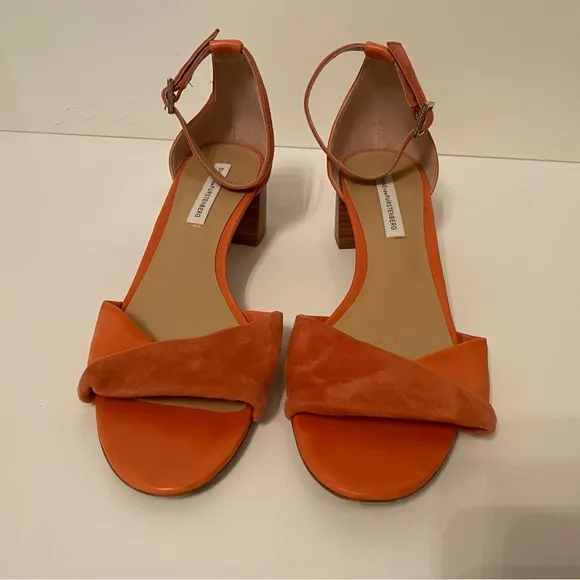 DIANE VON FURSTENBERG SANDALS BLOCK HEELS PEACH CORAL SUEDE LEATHER SIZE 8 SHOES