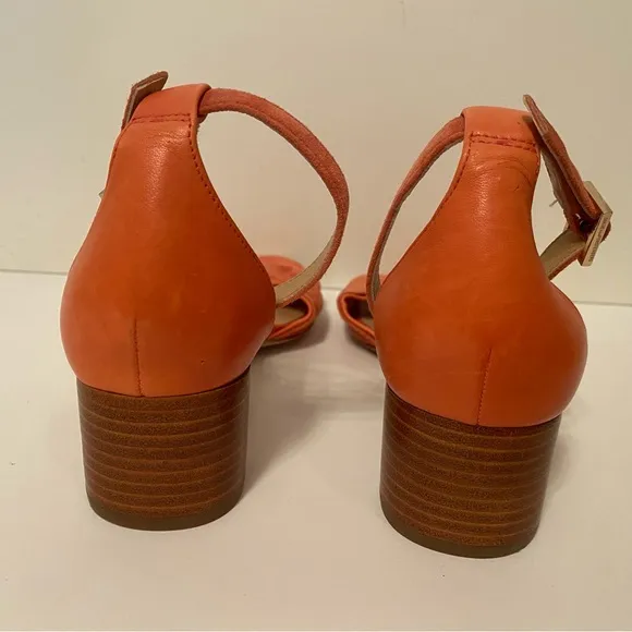 DIANE VON FURSTENBERG SANDALS BLOCK HEELS PEACH CORAL SUEDE LEATHER SIZE 8 SHOES