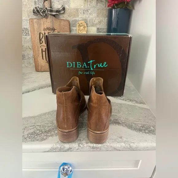 Diba True Caspian Women’s Booties Brown Sable Suede Leather NIB