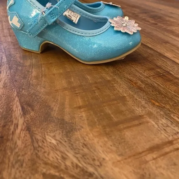 Disney Frozen Elsa Babydoll Mary Jane girls shoes size 7 blue shiny rubber sole