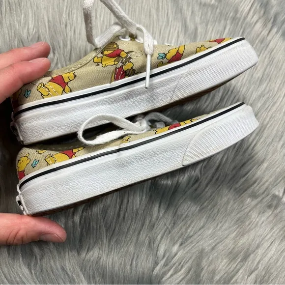 Disney Winnie the Pooh vans little kids size 12