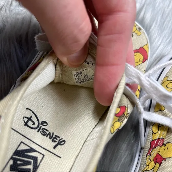 Disney Winnie the Pooh vans little kids size 12