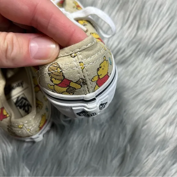 Disney Winnie the Pooh vans little kids size 12
