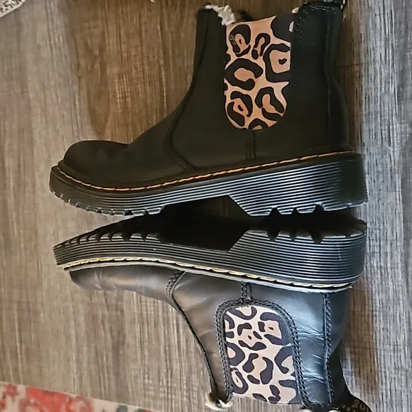 Doc Martens 2976 Chelsea leopard faux fur leather boots size 12US/29EU