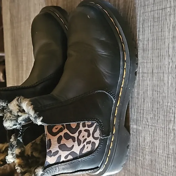 Doc Martens 2976 Chelsea leopard faux fur leather boots size 12US/29EU