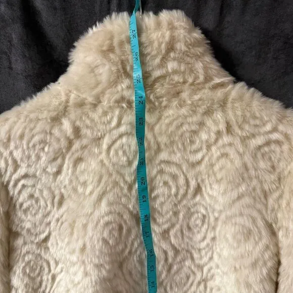 Dollhouse Cream Faux Fur Jacket | M | Y2K Mod Chevron Lined Short Coat