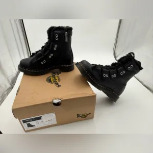 Dr Martens 1460 FAUX FUR LINED LEATHER LACE UP BOOTS