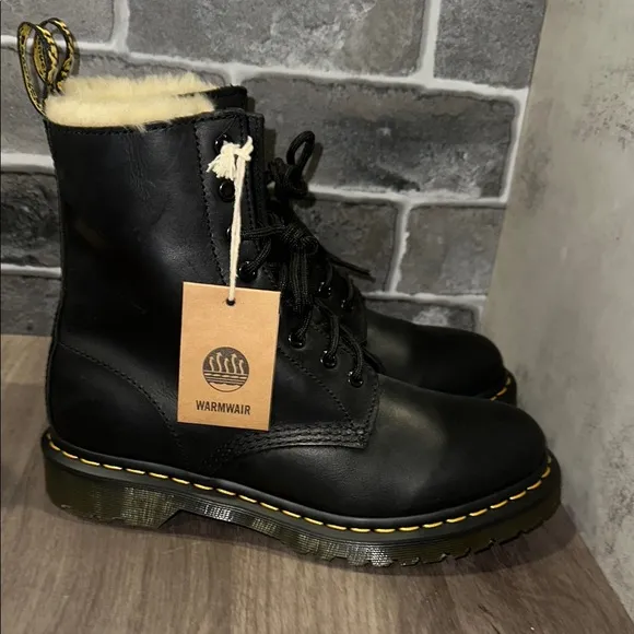 Dr. Martens 1460 Serena lace up Boots, women’s size US 9
