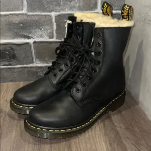 Dr. Martens 1460 Serena lace up Boots, women’s size US 9