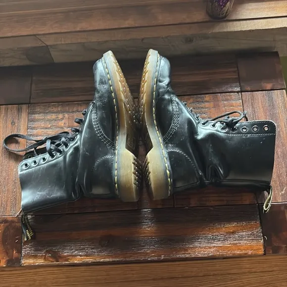 Dr. Martens 1490 leather black boots 10 eyelets men’s sz 8