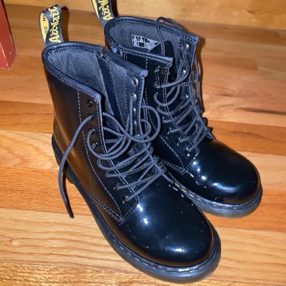 Dr. Martens Black Patent Leather Boots. Kids Size 3. Lace Up Youth Boots.