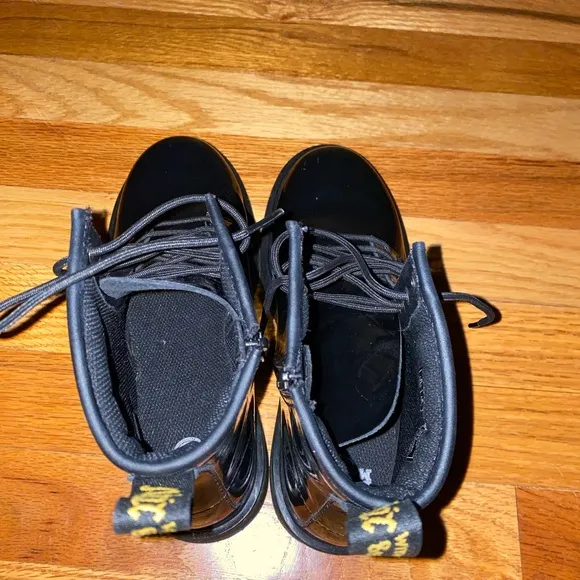 Dr. Martens Black Patent Leather Boots. Kids Size 3. Lace Up Youth Boots.