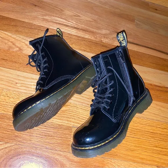 Dr. Martens Black Patent Leather Boots. Kids Size 3. Lace Up Youth Boots.