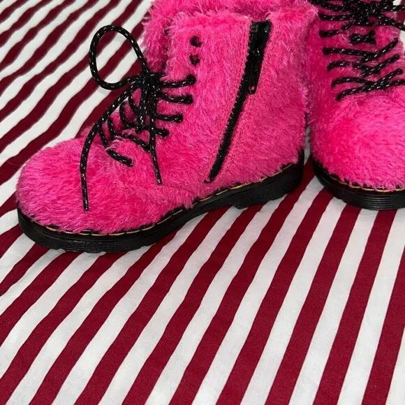 Dr martens hot pink fur tinsel boots sz 9